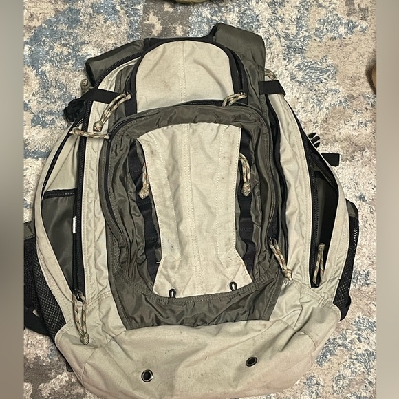 5.11 Covert Backpack - Picture 1 of 3